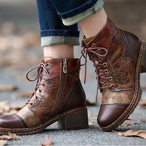 NWT L’Artiste Fallinluv Vintage Lace-Up Leather Boots